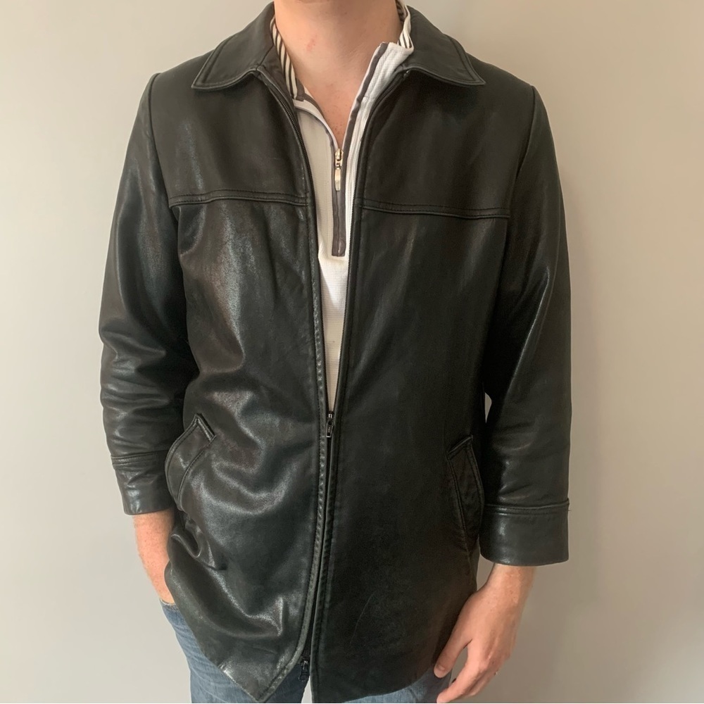 Danier 100% genuine leather coat black  Mens size MED full zip with collar